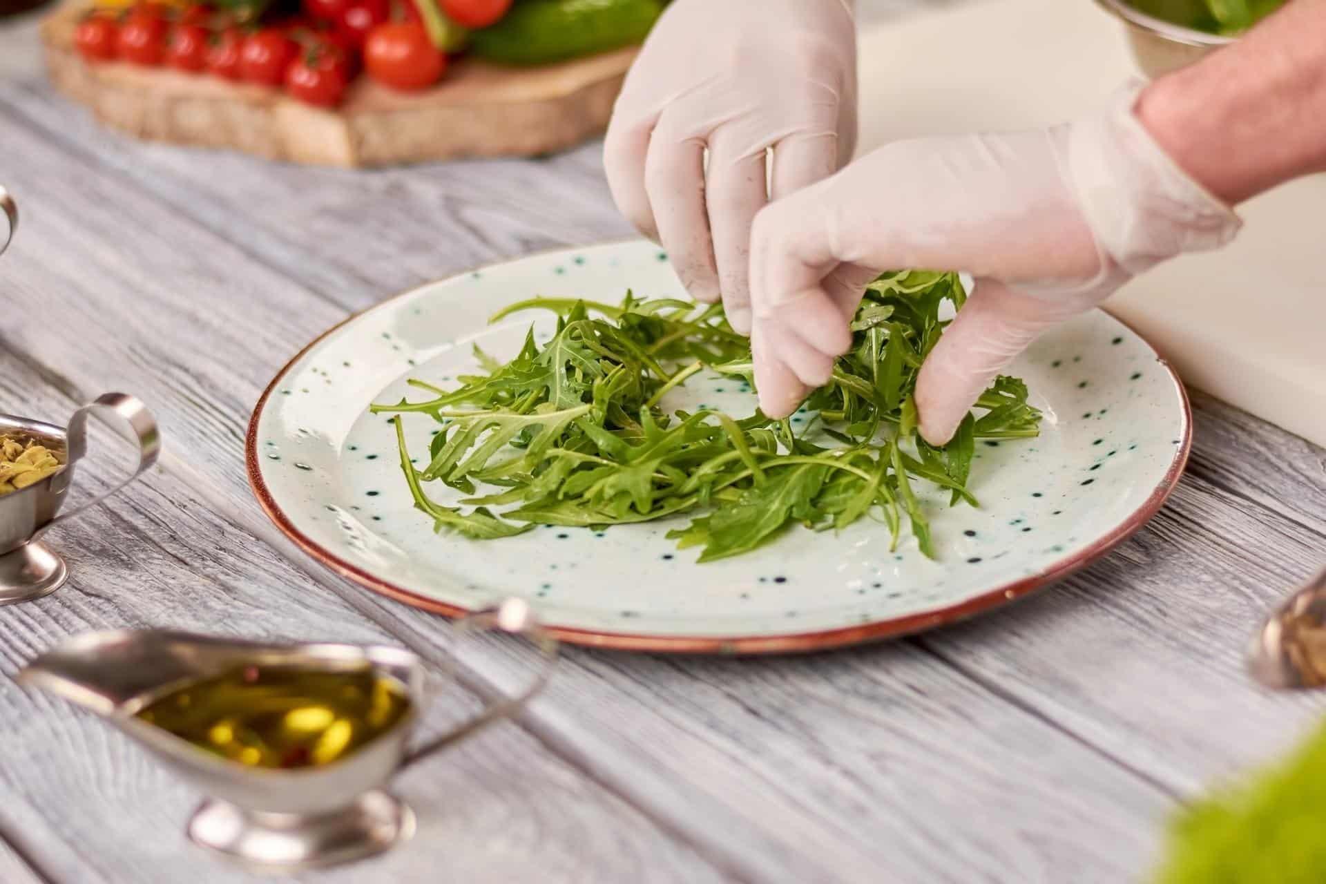Conviértete en un chef sostenible: Consejos para reducir el impacto ambiental en tu restaurante - Cover Image