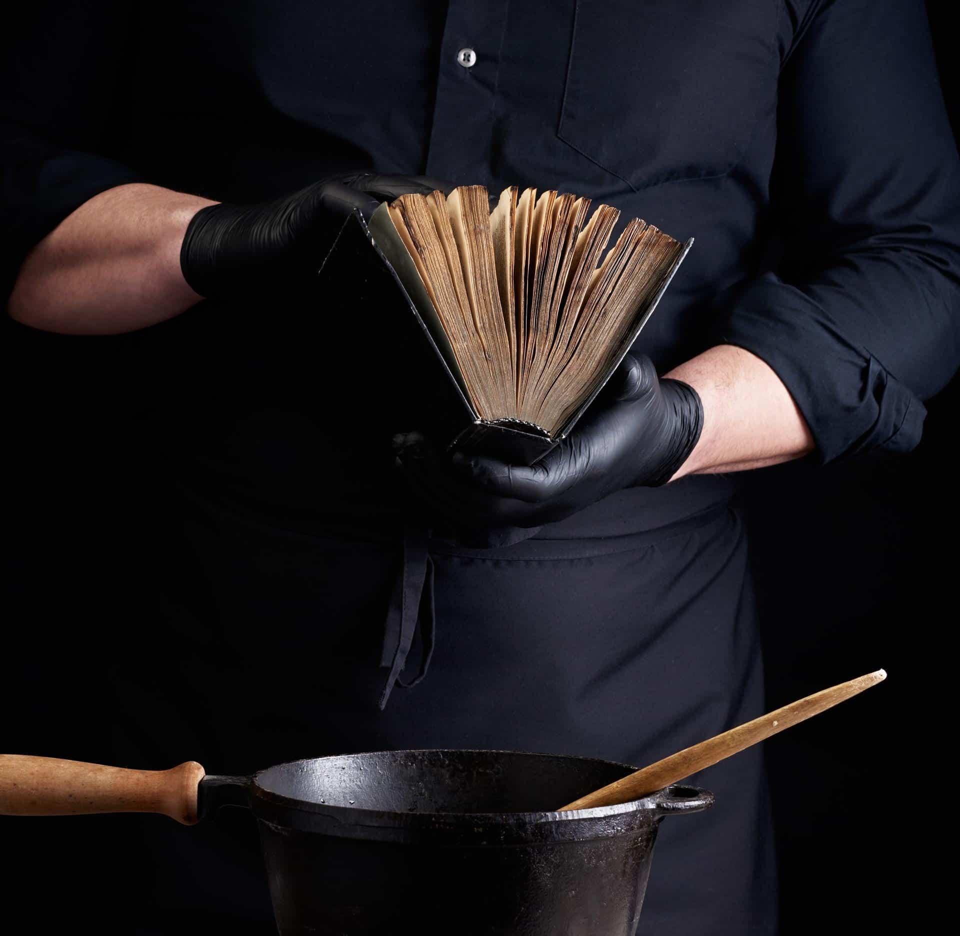 Los 10 libros que todo chef debe tener - Cover Image